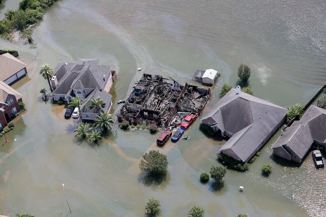 26 смразяващи снимки на природни бедствия, които ни напомнят, че не управляваме този свят