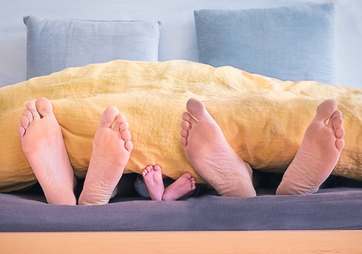 Изследванията казват, че родителите не спят достатъчно през първите 6 години, след като се роди дете
