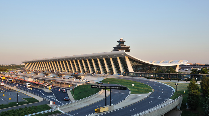 16 зашеметяващи летища по целия свят, които бихме искали да останем завинаги
