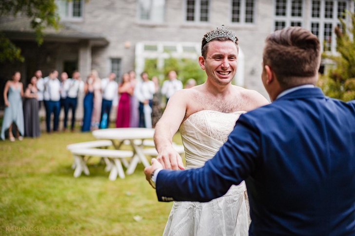 20+ младоженци, които са доказали перфектните сватби, само се случват във филмите
