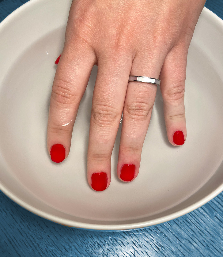 10 трика за грижа за ноктите, които могат да заменят отиването в салон за красота