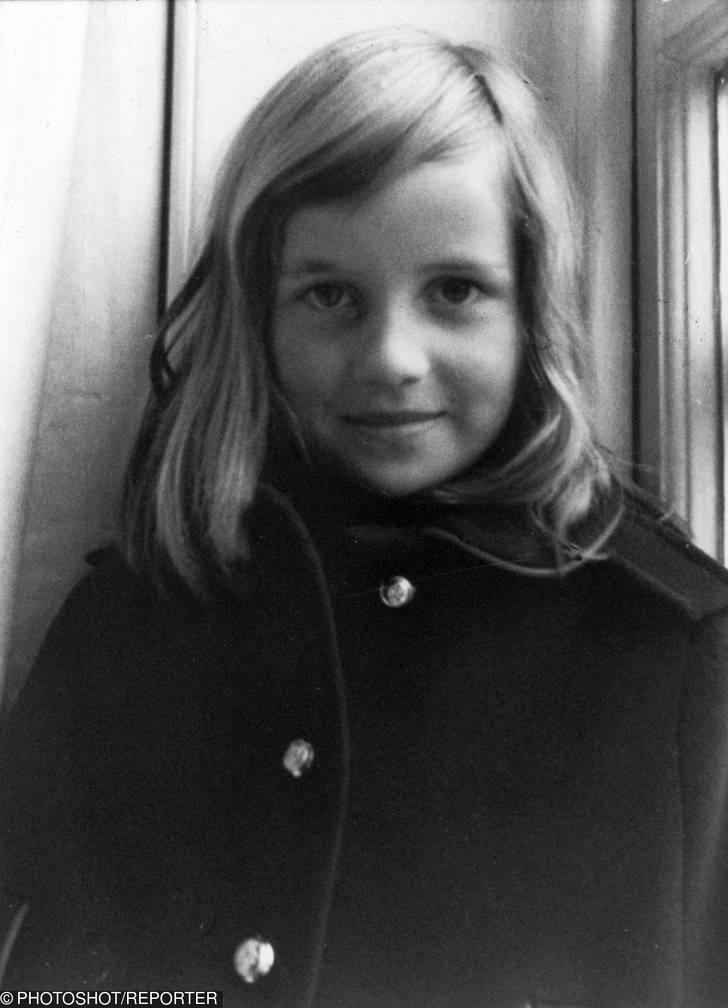15 редки снимки, които показват какъв е бил животът на Даяна Спенсър, преди да стане принцеса