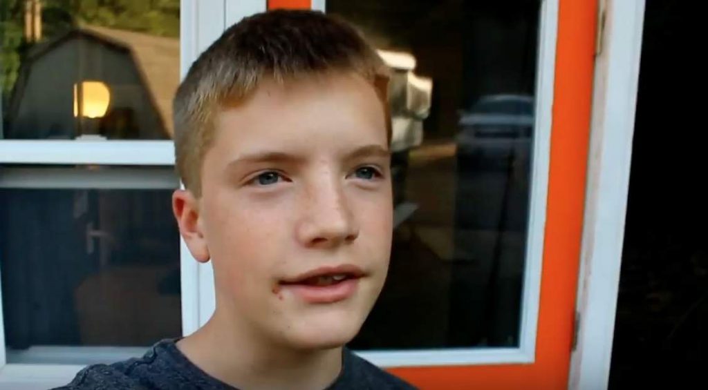 13-year-old-build-house-in-backyard-02-1024x565